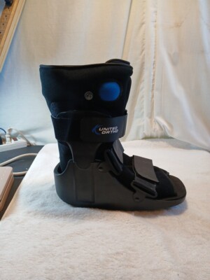 United Ortho Short Air Cam Walker Fracture Boot, Size LG