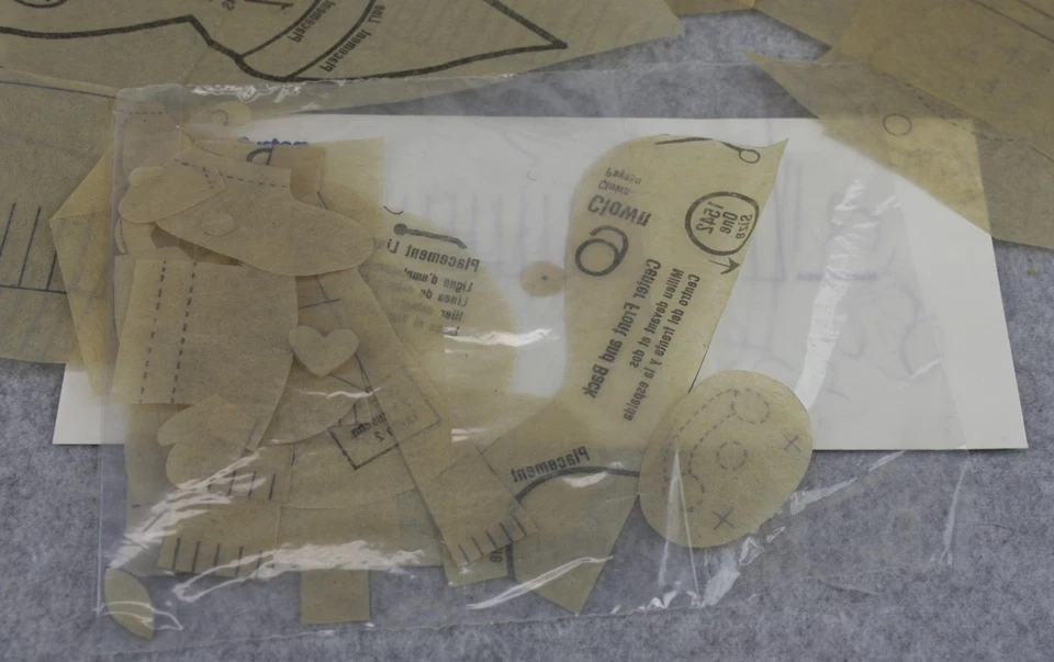 Vogue Patrones Santa Pack IV 1542 Adornos de Navidad Medias Corona Parte Corte Foto 3 de 4