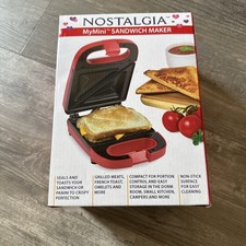 Nostalgia Red My Mini Sandwichera Sellos y Tostadas Carnes Tortillas Panini (NUEVO)