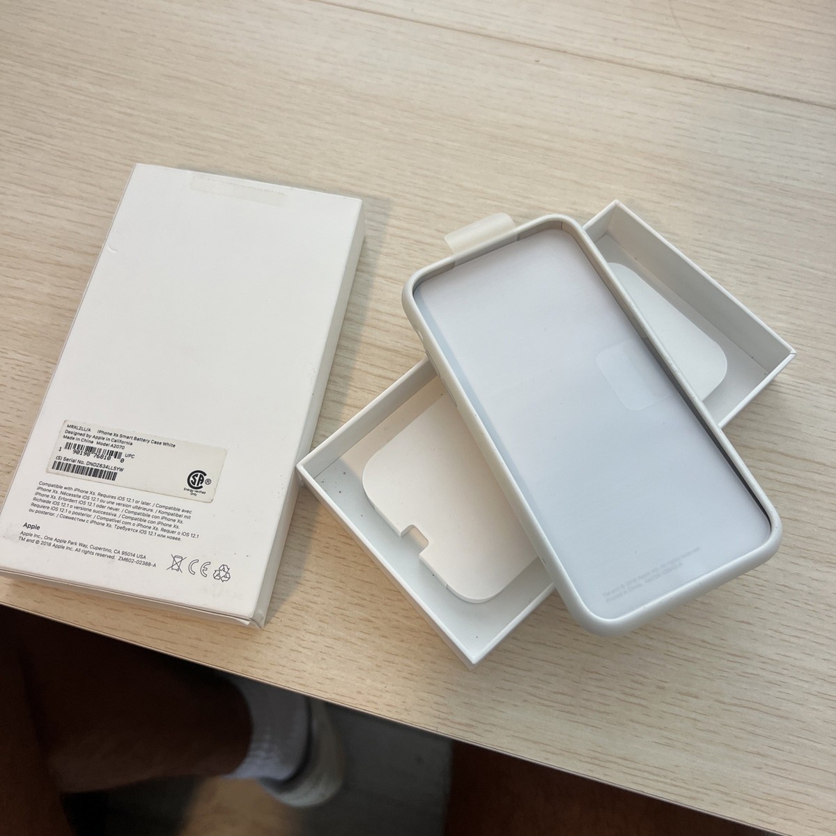Apple MRXL2LL/A iPhone XS Smart Battery Case - White for