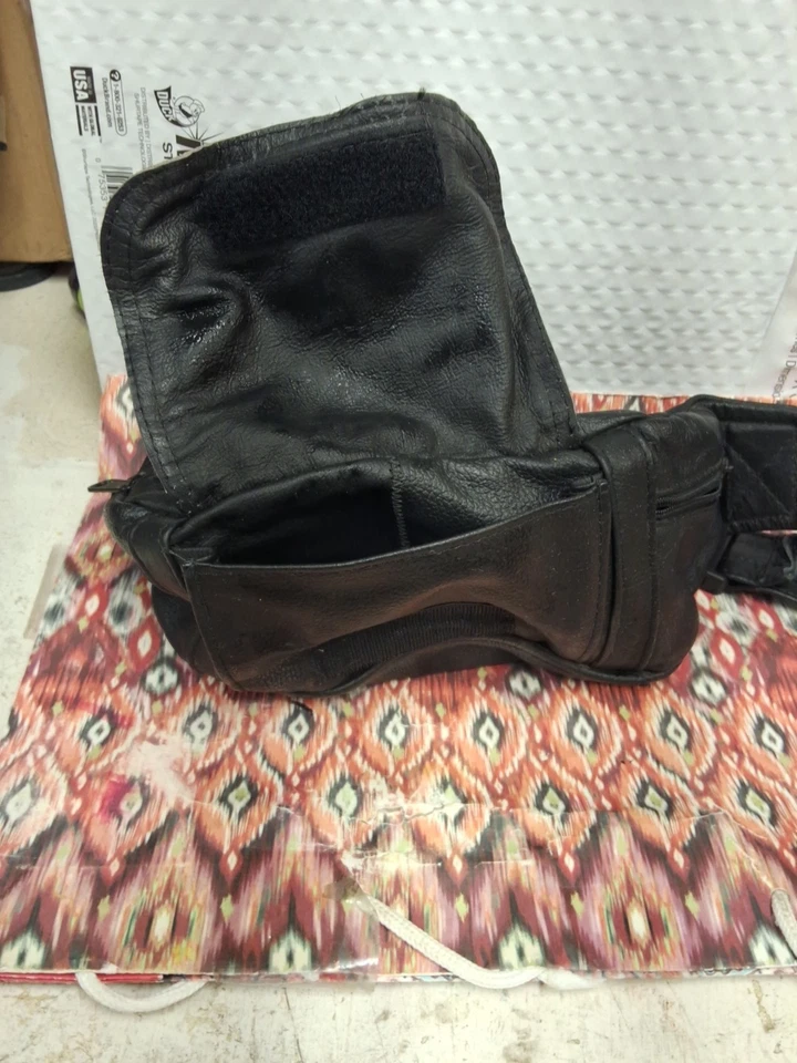 Mercedes Benz Silver Waist Bag Hip Pack 90s Black Vintage Leather Fannypack  - Image 4 of 4