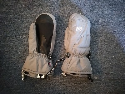 Bliss Mummies - Gray Mittens - Silk Inside - Primaloft - By Level