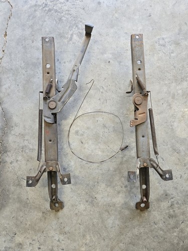 81 87 CHEVY GMC CREW CAB TRUCK OR SUBURBAN BENCH SEAT TRACKS SLIDERS