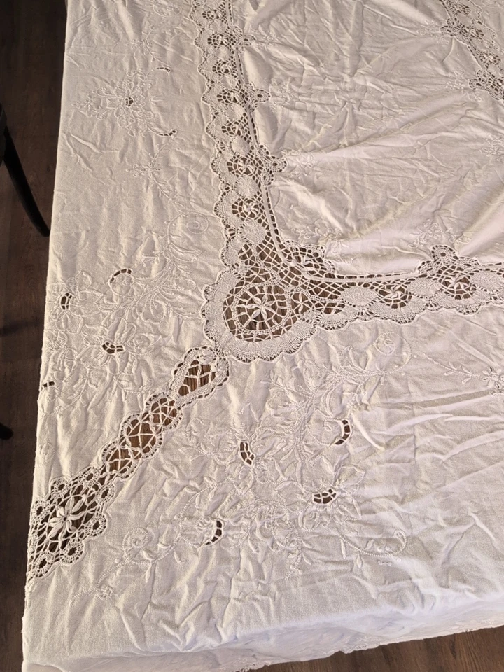 Mantel de encaje vintage Battenburg asientos 8 84 X 100 mesa de vacaciones notas festivas Foto 2 de 4