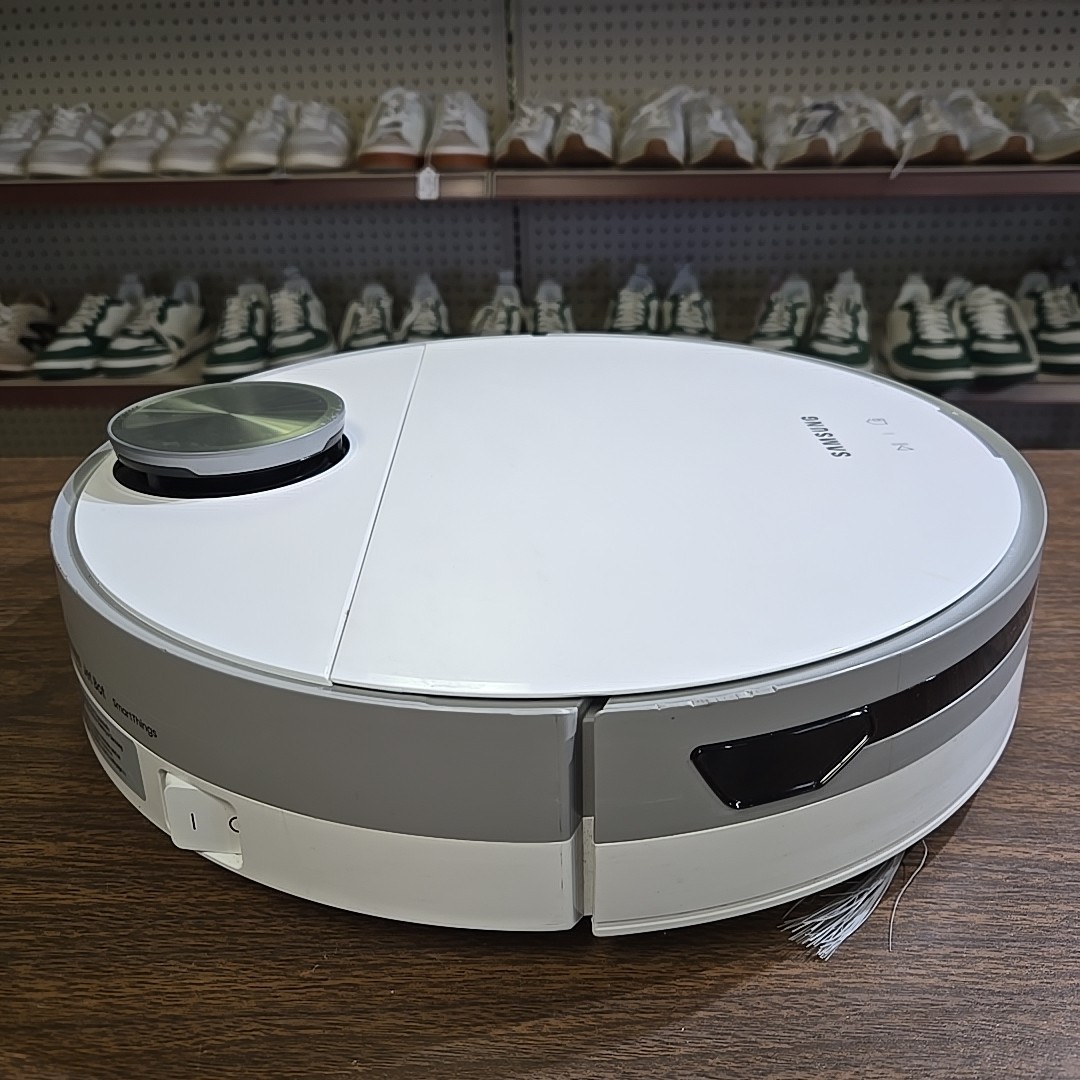 Samsung Jet Bot Robot Vacuum Model VR30T85513W White For Parts Only