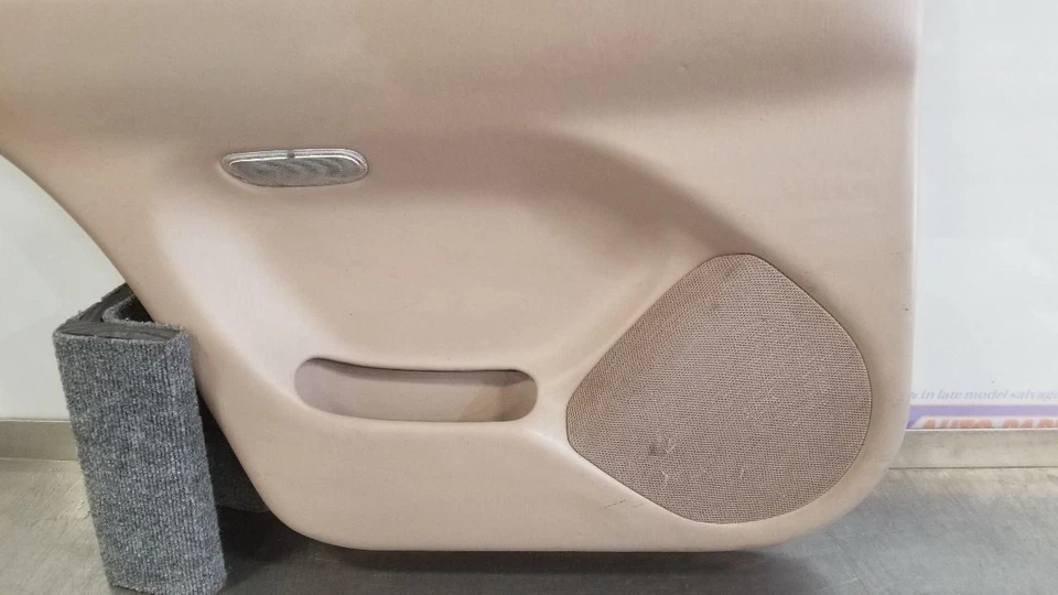01 2001 TOYOTA LAND CRUISER DOOR TRIM PANEL REAR LEFT DRIVER BEIGE Foto 4 de 4