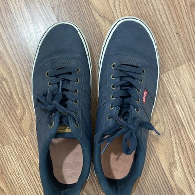 Levi s Shoes men Size 9.5 different box 