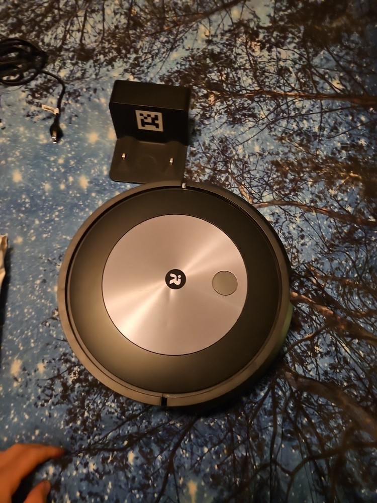 iRobot Roomba j7 Wi-Fi Connected Smart Robot Vacuum in Gray - Model SC6965