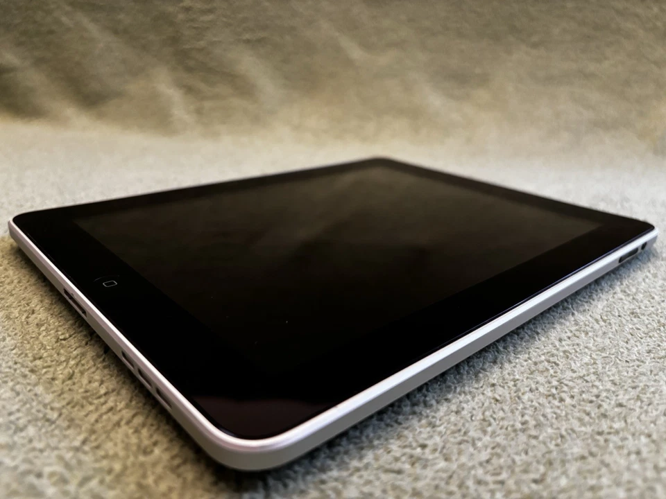 Apple iPad 1. Gen. 16GB, WLAN, 24,64 cm, (9,7 Zoll) - Schwarz - Bild 4 von 4