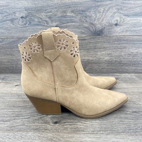 Indigo Rd Women's Flower Leaser Cut Suede Cowboy Ankle Booties Size 8.5 Tan - Picture 2 of 11