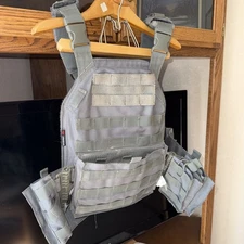 Yakeda Tactical Vest Plate Carrier Green Small EUC