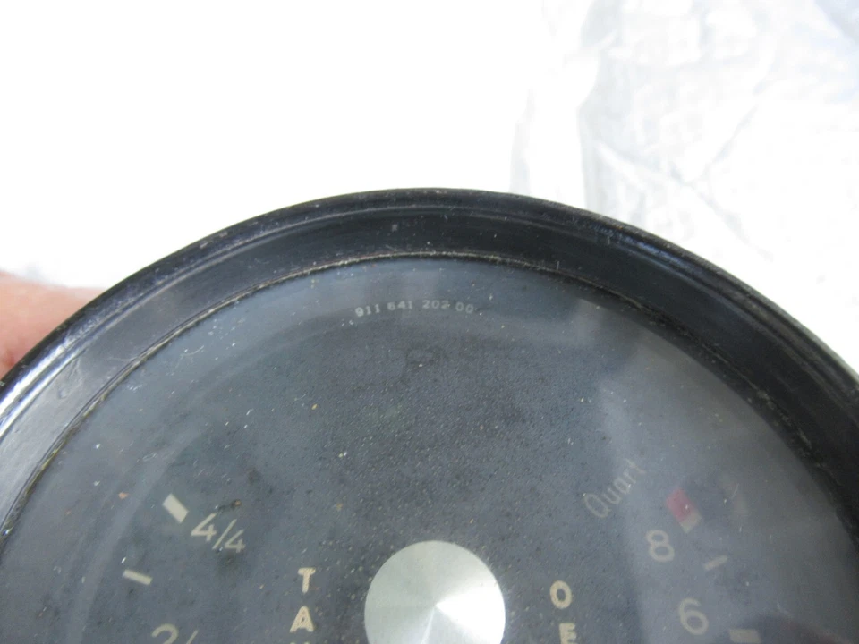 Porsche 911 Fuel Combo Gauge - Image 4 of 4