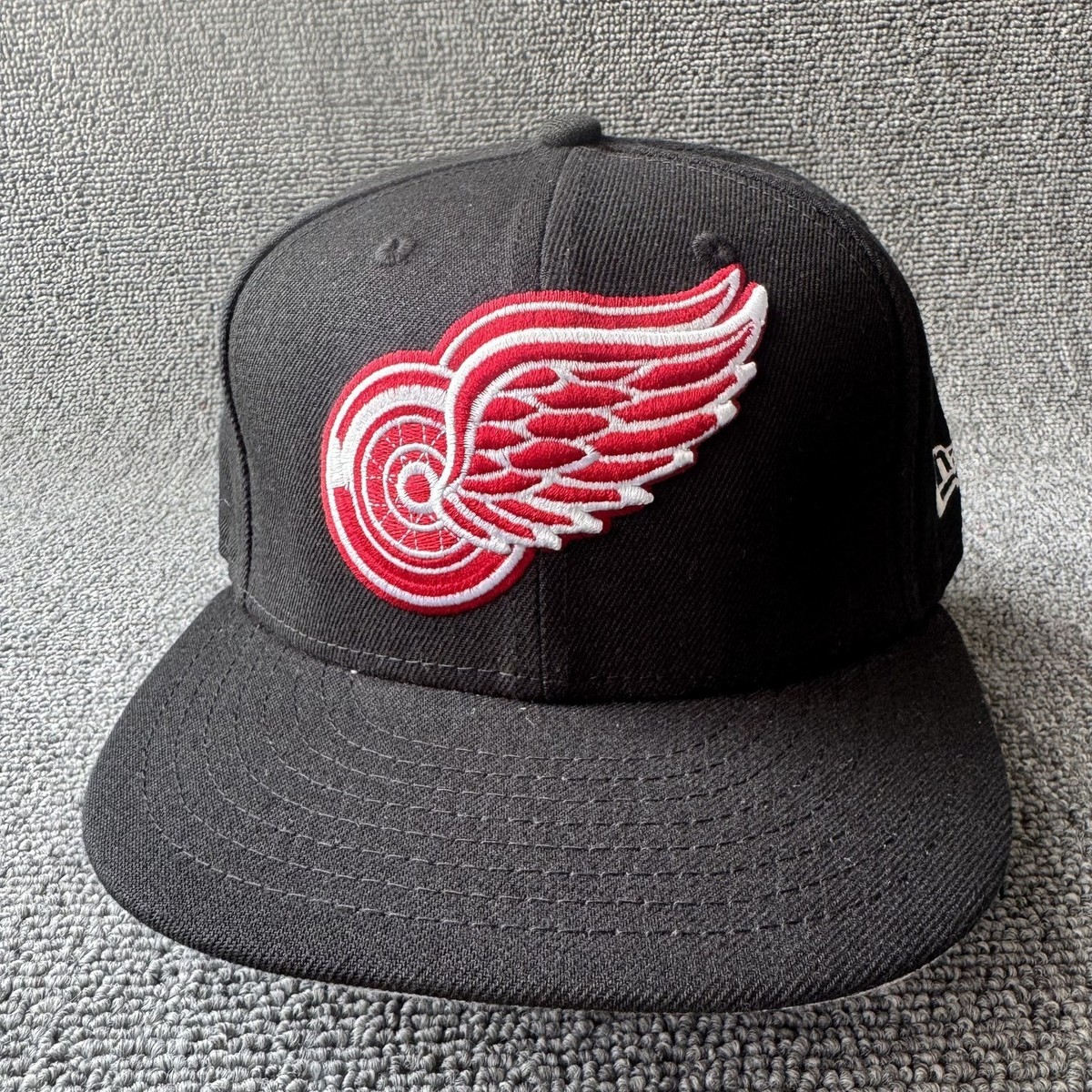 New Era Detroit Red Wings 59FIFTY Fitted Hat Black Size 7 NHL Cap