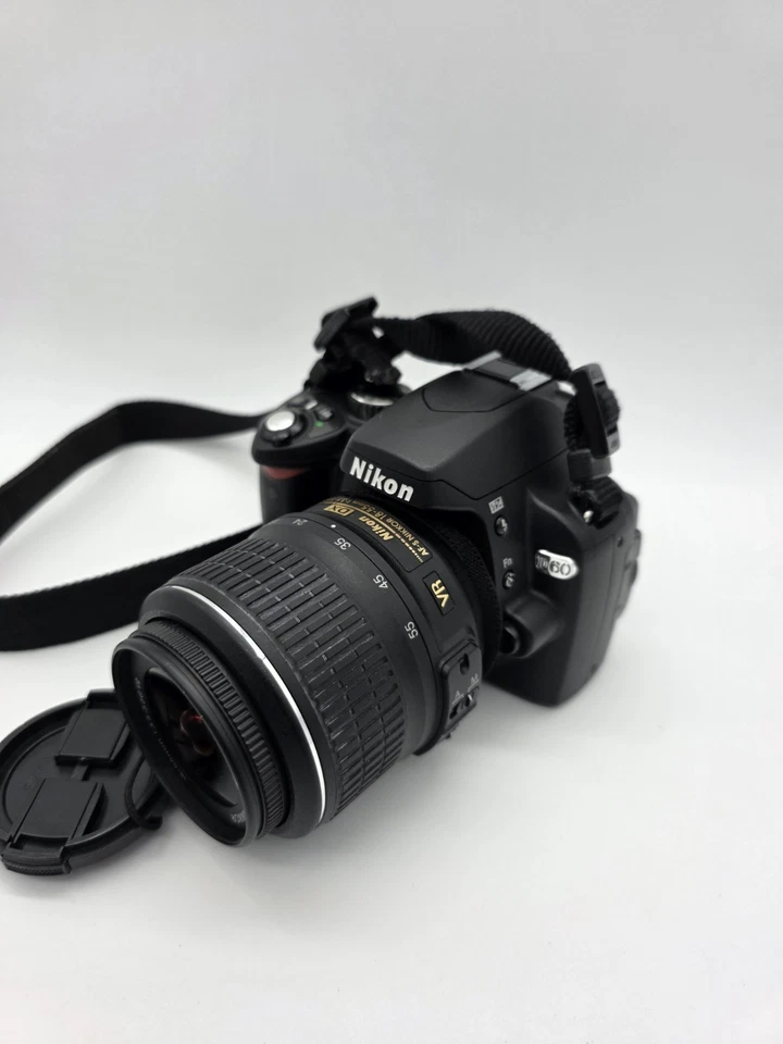 Цифровой фотоаппарат Nikon D60 зеркальный с объективом 18-55 мм 64 ГБ SD-карта, аккумулятор и зарядное устройство - Изображение 3 из 4