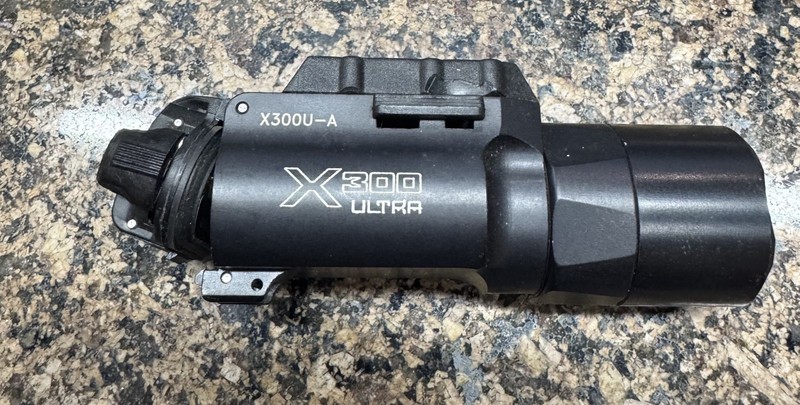 Surefire X300U-A X300 Ultra Weapon Light 1000 Lumens Pistol Rifle Flashlight Box