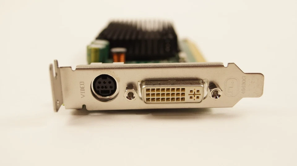 Dell KN303 ATI Radeon X1300 128MB Low Profile PCI-E Graphics Card - Image 2 of 2