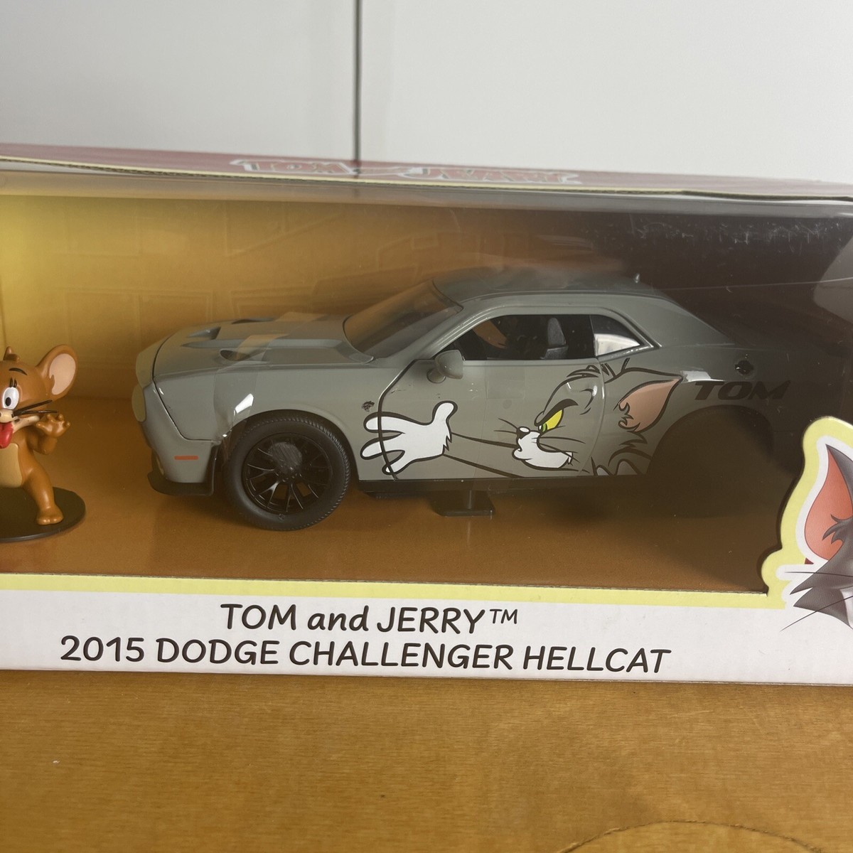 Tom and Jerry HWR with Figure 1:24 Scale 1.75 Inches Tall Ages 8