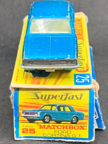 Matchbox Superfast MB25-A2: Ford Cortina G.T with Transitional Type G Box - Picture 3 of 8