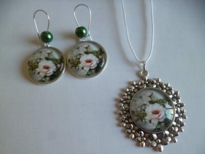Silber Blumenschmuck Halskette Ohrringe Cabochon weiße Blumen 25mm