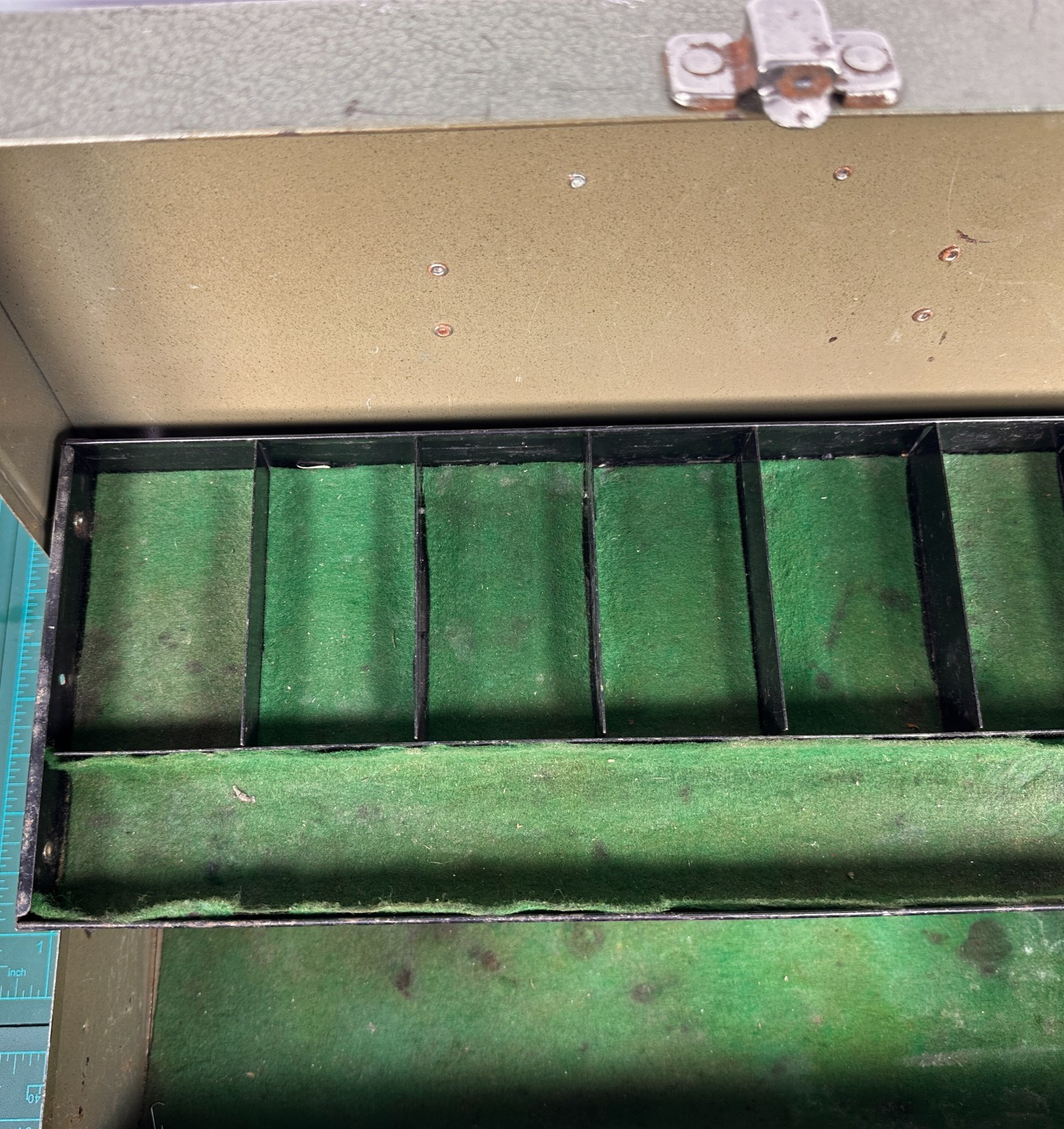 Vintage Park Steel Tackle Box Brown Green Felt Tray Tool Storage Model 83333