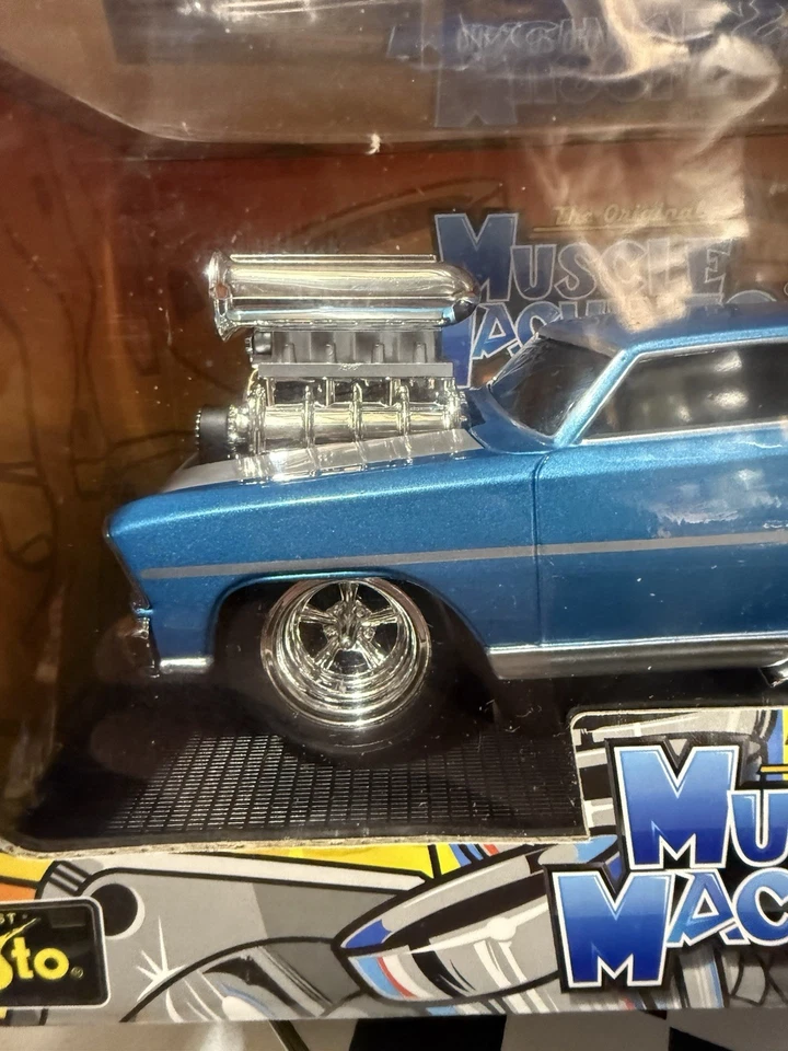 1967 CHEVROLET NOVA SS Muscle Machines 1/24 DIECAST CAR IN BLUE - Image 2 of 4