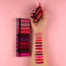 LOTE DE 8 BARRAS DE LABIOS    WHOLESALE J…