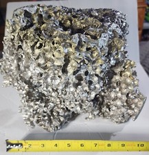 Fundición de aluminio de gran tamaño de cuentas de agua Orbeez. Similar al arte de hormiguero.