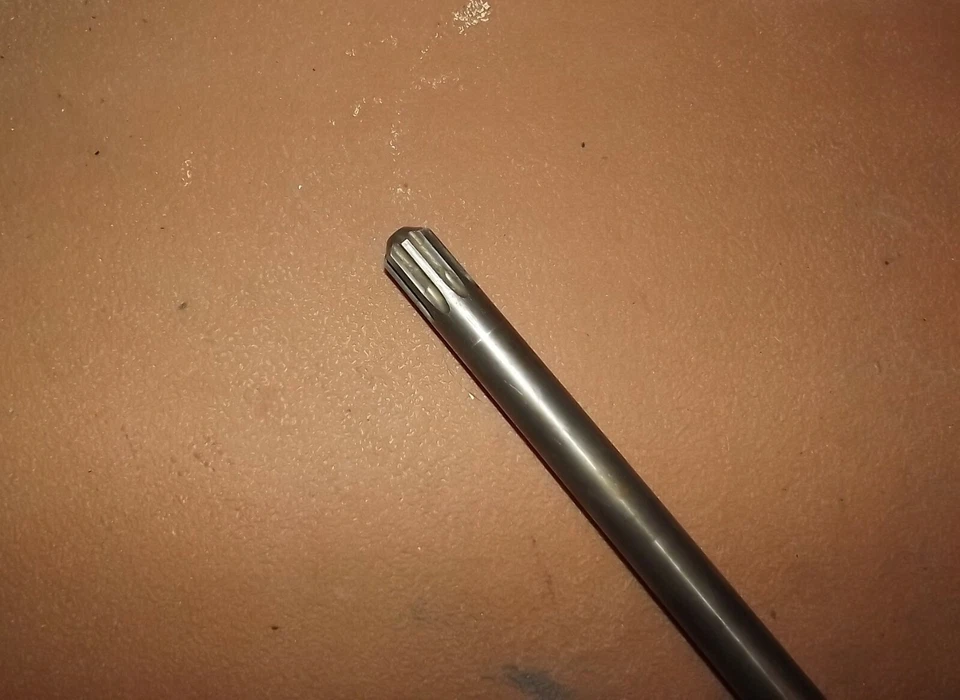 Mariner 115 HP Drive Shaft 20" Long Shaft PN 76036 1973-85 Measures 32" - Image 2 of 4