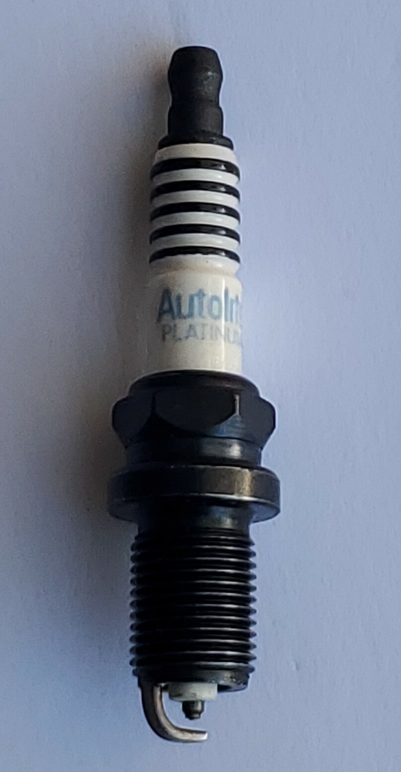 Autolite Spark Plugs Spark Plug with Center Wire Platinum Firing Tip - PN AP5503