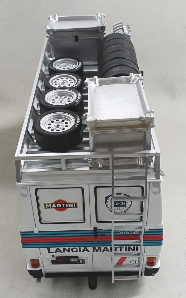 IXO FIAT 242 Martini Racing 1/18 Diecast Model Rally Support Van w/Roof Rack - Image 4 of 4