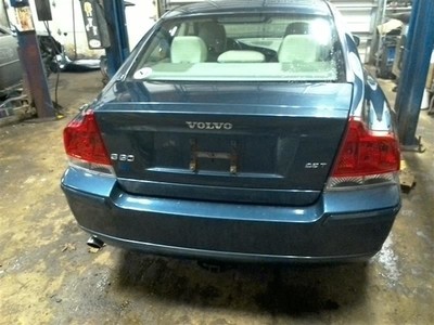 Passenger Rear Knuckle/Stub Sedan FWD Fits 01-09 VOLVO 60 SERIES 