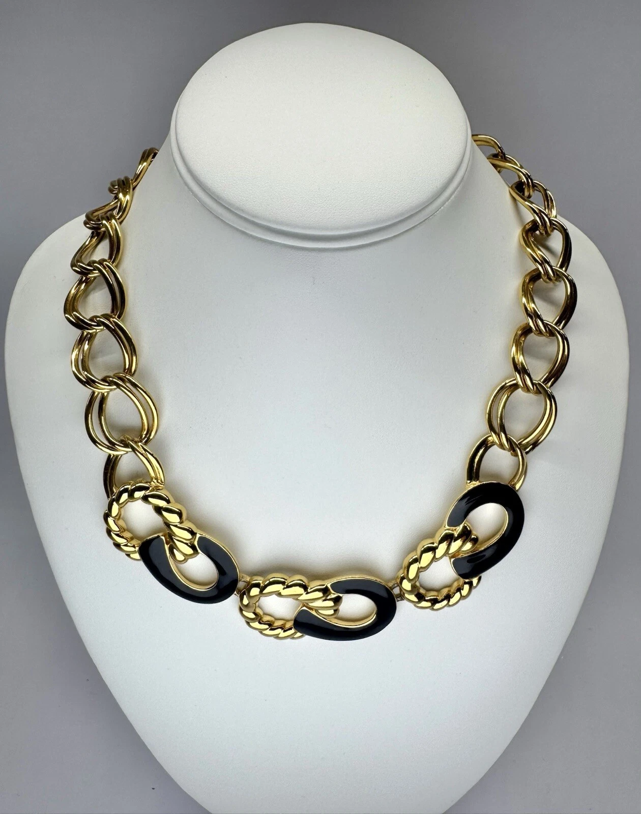 MONET Black Enamel Chunky Collar Chain Link Vintage Necklace Jewelry N59