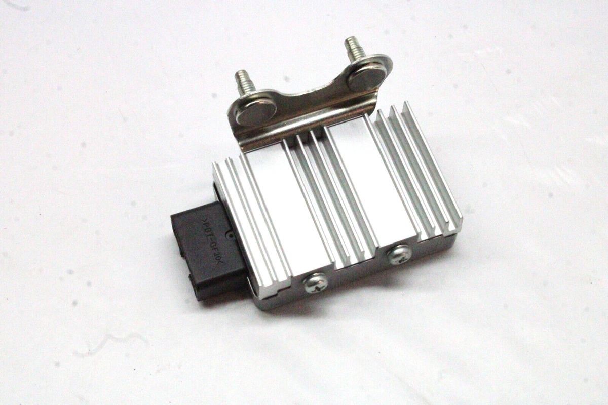 まあや 2016 TOYOTA HIGHLANDER FUEL PUMP CONTROL MODULE 89570-48010