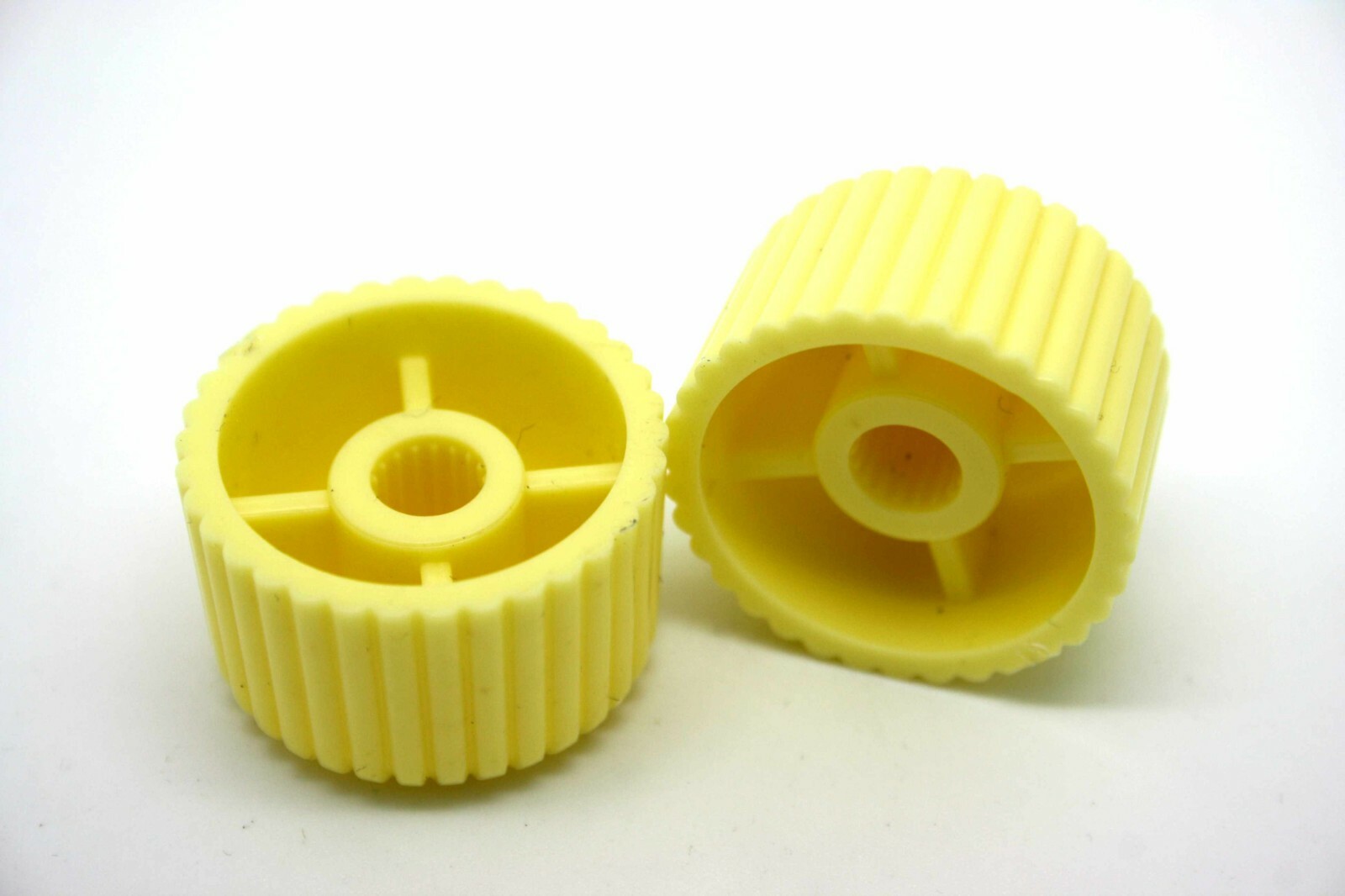 2x Harmony Silvertone Guitar Knobs Cream Cupcake tone & Volume Cts Or