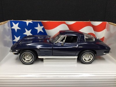 1:18 ERTL 7321 - 1963 Chevrolet Corvette Sting Ray Blau
