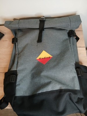 Madlug Grey Roll-Top Urban Rucksack Brandneu 22L Laptop Kompatibel 17'' Daypack