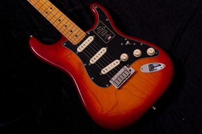 Fender American Ultra Luxe Stratocaster Plasma Red Burst 2021