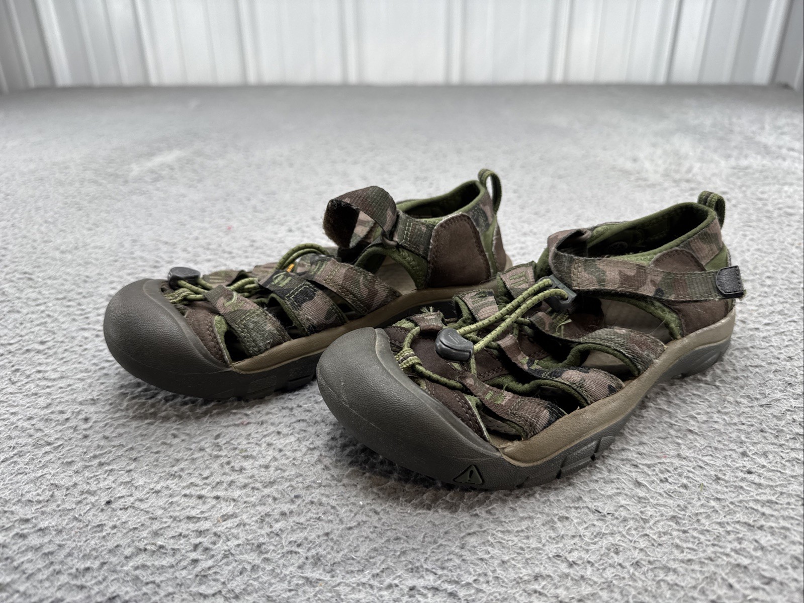 Scarpe da acqua Keen Newport H2 sandali mimetici grandi sport giovani taglia 4 marrone 1016595