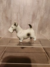 Vintage Ceramic miniature Scotie Dog Figurine Great condition! So Cute!