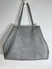 Neely & Chloe No.2 The Large Tote Pebble Leather Light Gray B109410