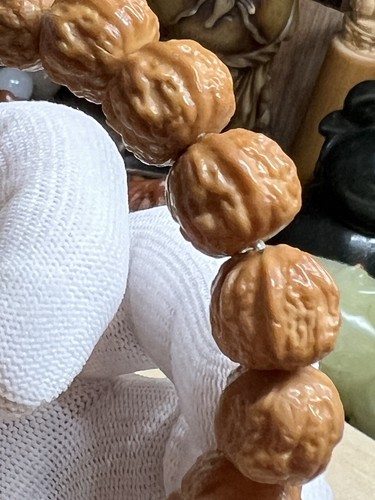 13mm Hedgehog Hand Carved Golden Toad Bracelet 猴头精工雕刻金蟾蛤蟆手串 - Picture 5 of 11