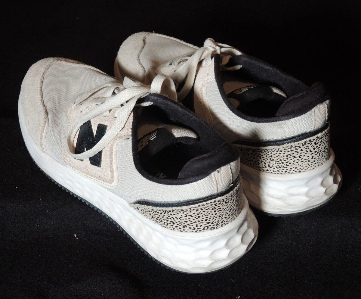 スニーカー Tenacity 99/20 Beige Women's Sneakers Amazon.com | adidas Originals Women's ZX 22 Boost Sneaker