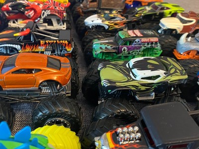 Hot Wheels Spinmasters Monster Jam 1:64 Monstertruck aussuchen Multi Angebot