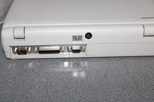 Ordinateur portable Toshiba T1850C vintage sous tension testé - Photo 8/8
