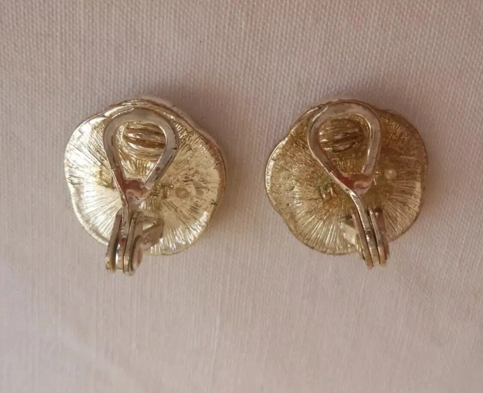 ORECCHINI MONET COLORE ARGENTO STRASS FIORE IN LUCITE CLIP A PRESSIONE - Immagine 3 di 4