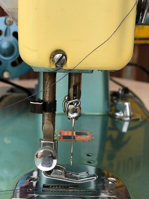 Vintage Working Majestic Super Deluxe Model Precision Sewing