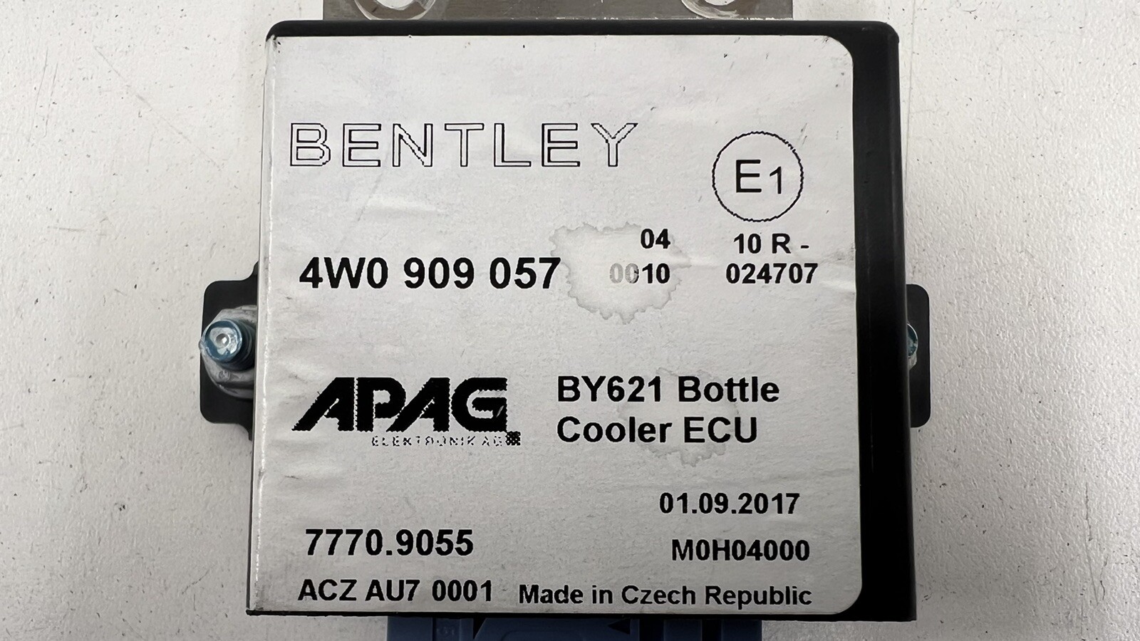 13-18 BENTLEY FLYING SPUR BOTTLE COOLER ECU CONTROL MODULE 4W0 909 057 OEM