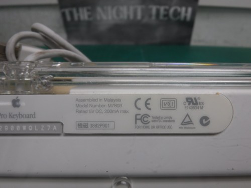 Apple Pro Keyboard M7803 USB Wired Clear/ Stained White w/ Apple A1152 Mouse - Picture 11 of 12