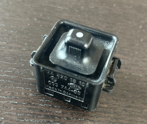 Mercedes-Benz W124 Spiegelschalter, 1248201810, MIRROR SWITCH (HELLA 005 744-00)