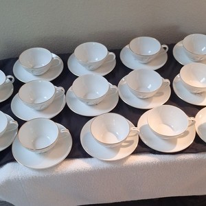 14 Kaysons Golden Rhapsody Fine China Japan 1961 White/Gold Cups & Saucers
